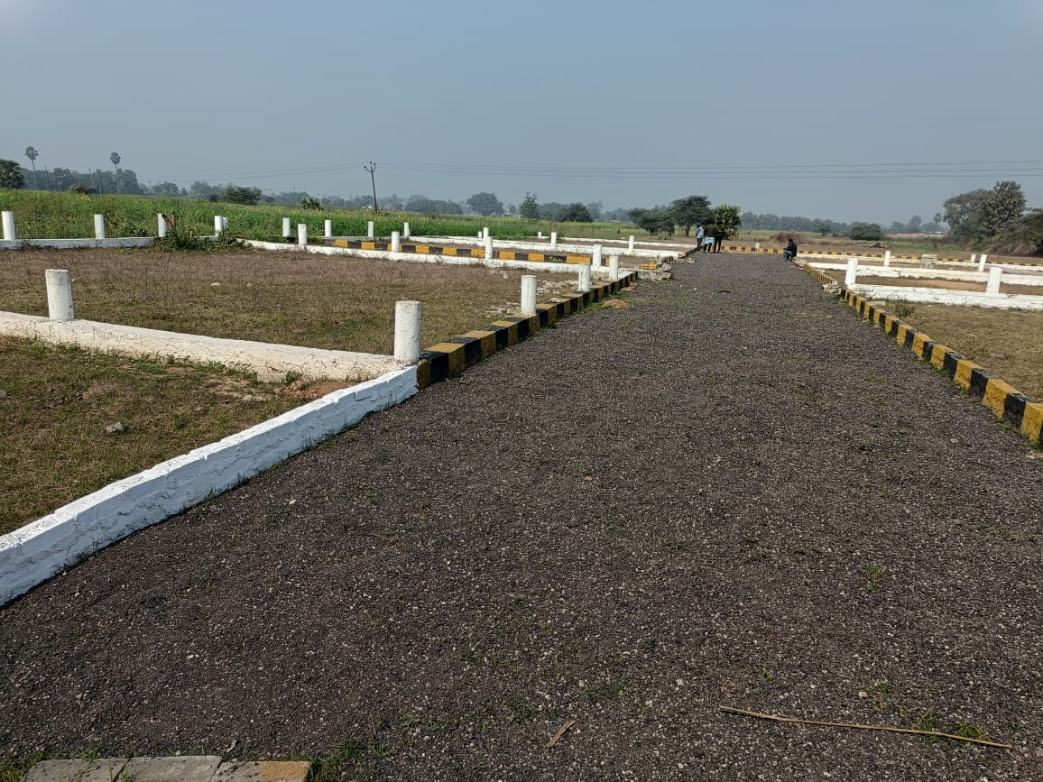 Internal roads at Royal Garden